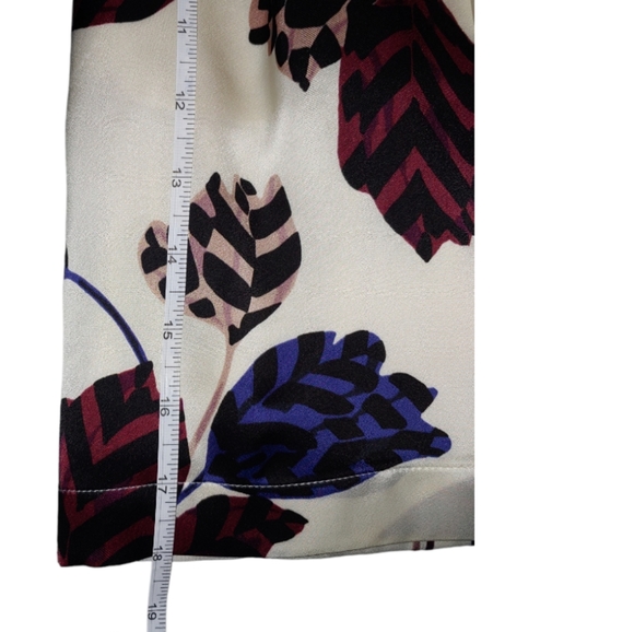 Marc by Marc Jacobs Floral Skirt w/Pockets, Silky, Size 2 - Picture 6 of 14